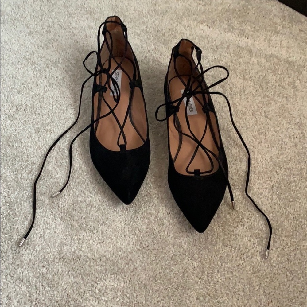Steve Madden Lecrew lace up flats